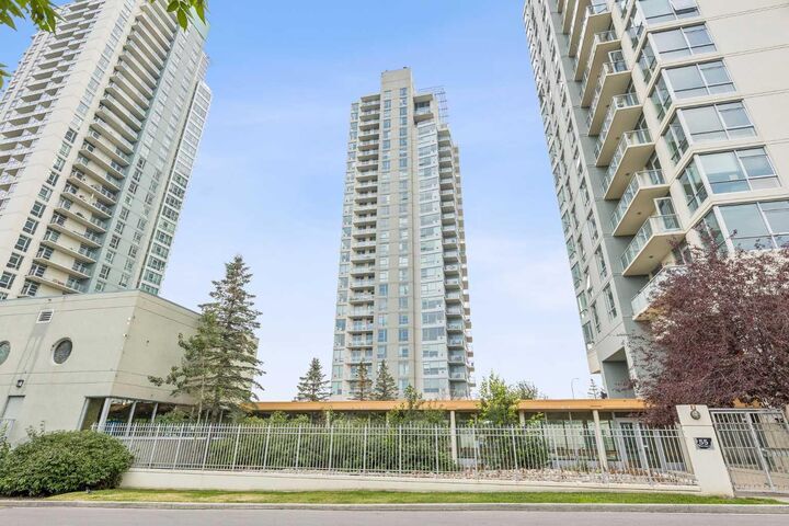 Property Photo: 77 Spruce Place SW 2204 AB T3C 3X6