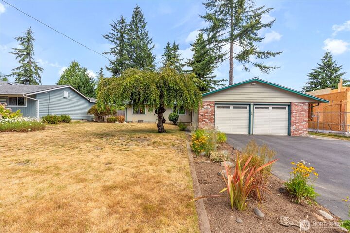 Property Photo:  8622 NE 139th Street  WA 98034 