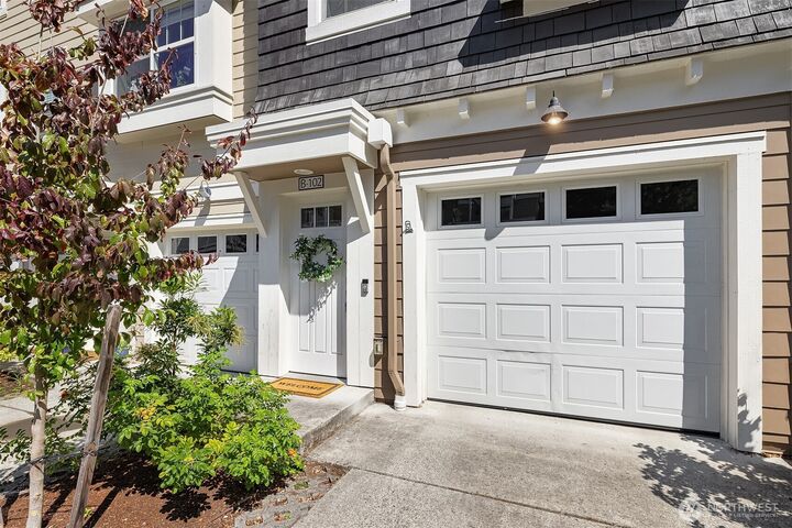 Property Photo: 7574 129th Place SE B102 WA 98056