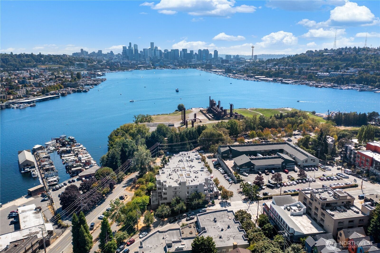 Property Photo: 3300 Meridian Avenue N 302 WA 98103