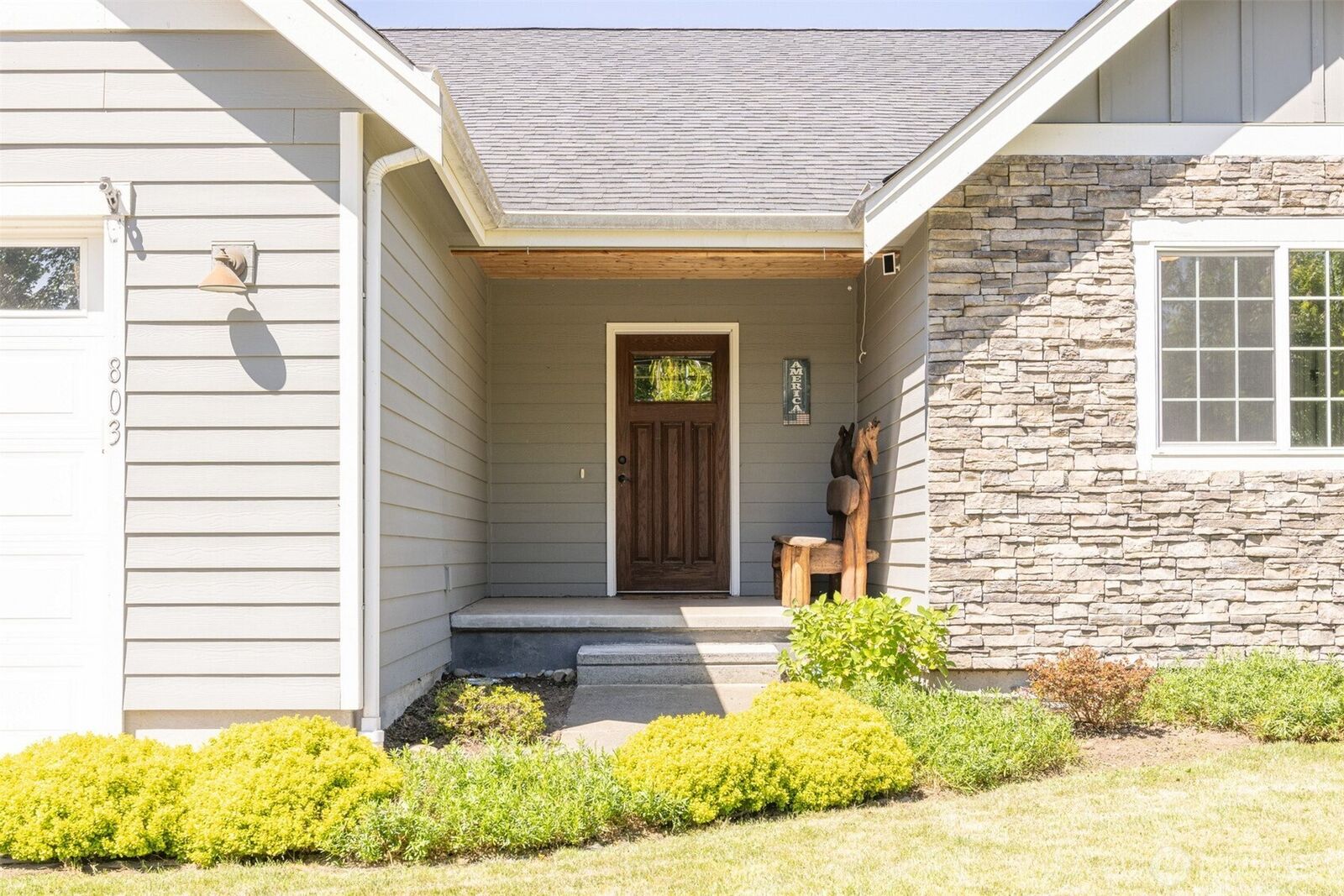 Property Photo:  803  Mapleridge Drive  WA 98247 