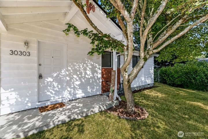 Property Photo:  30303  6th Avenue SW  WA 98023 