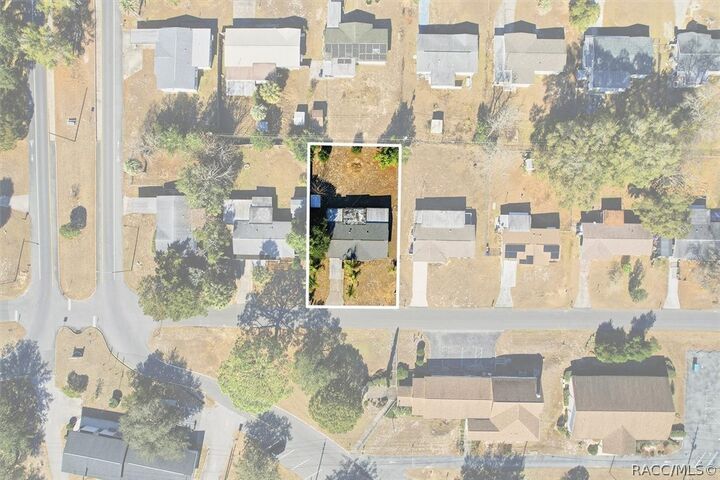 Property Photo: 6 N Osceola Street FL 34465