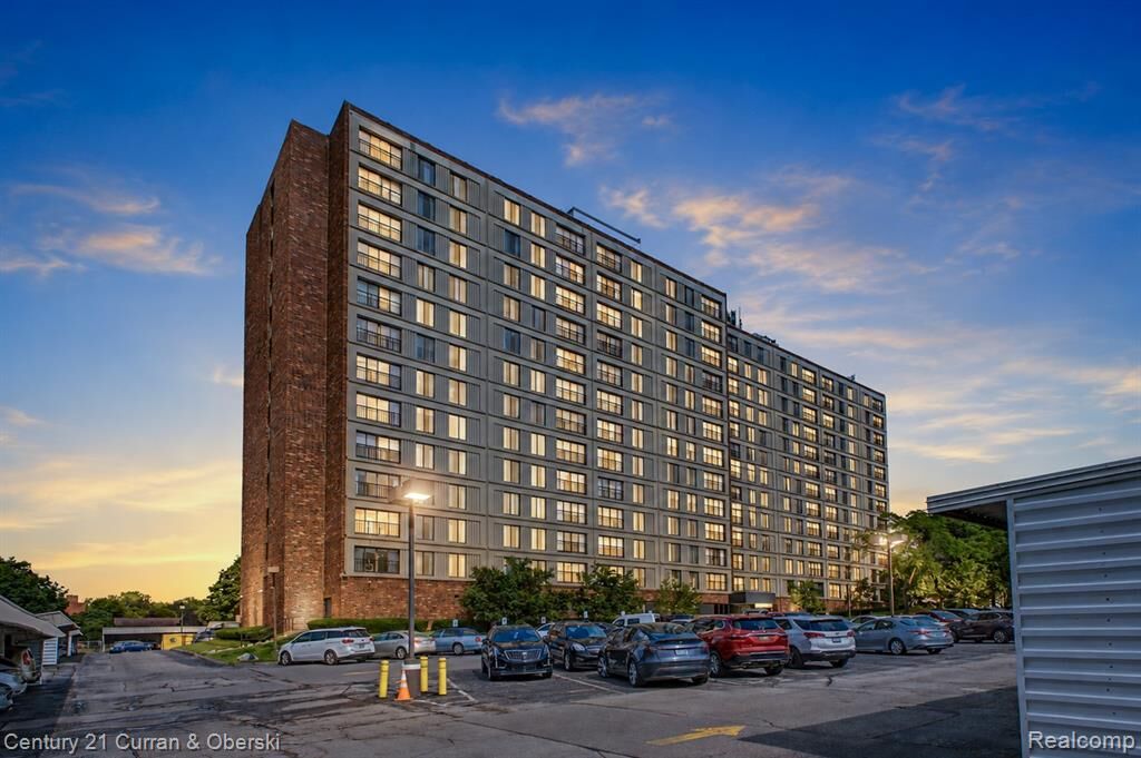 Property Photo:  21800 Morley Avenue 815  MI 48124 