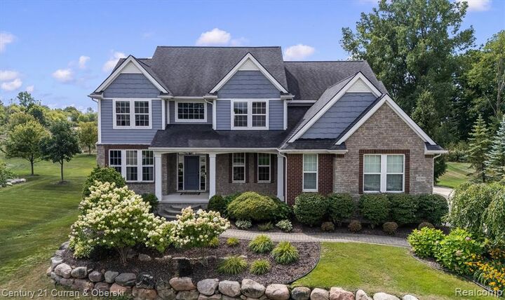 Property Photo: 52365 Trailwood Drive MI 48178