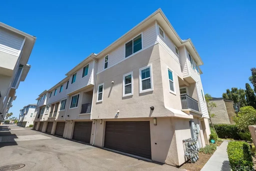Property Photo:  11333 Zapata Avenue 30  CA 92126 
