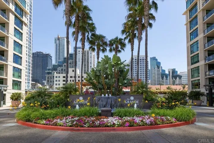Property Photo:  1199 Pacific Highway 1805  CA 92101 