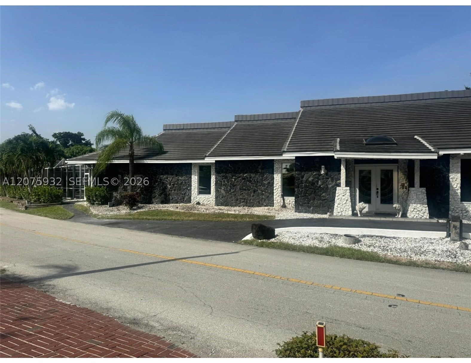 Property Photo:  4608 Bayberry Ln  FL 33319 
