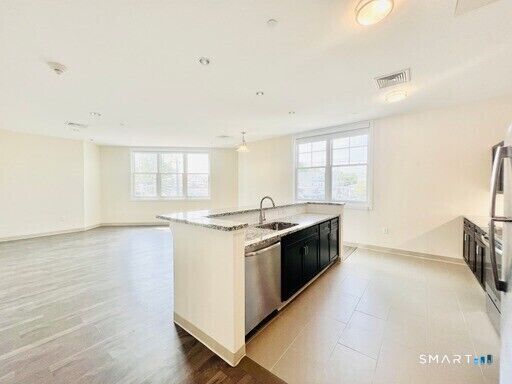 Property Photo:  215 Stillwater Avenue 401  CT 06902 