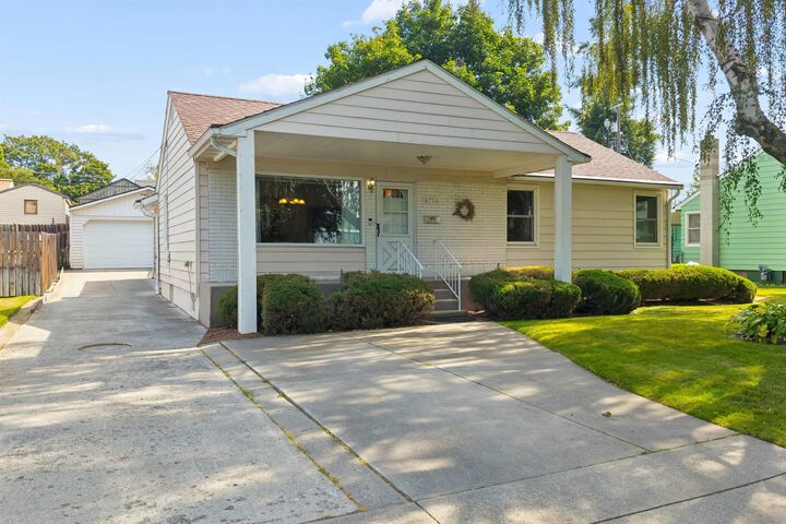 Property Photo:  5726 N C St  WA 99205 