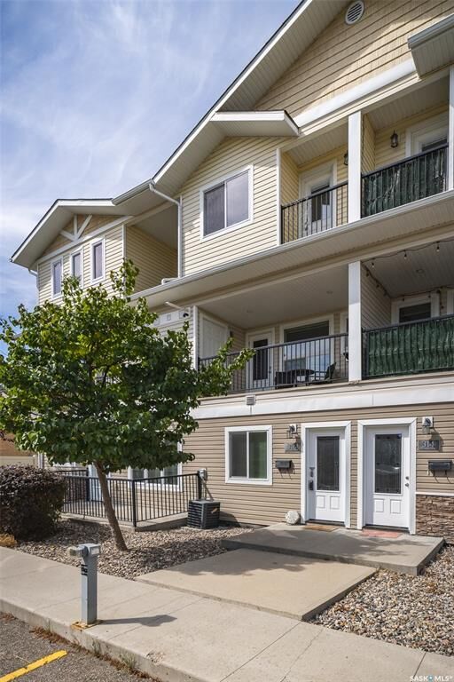 Property Photo:  1225 Empress Street 316  SK S4T 1G7 