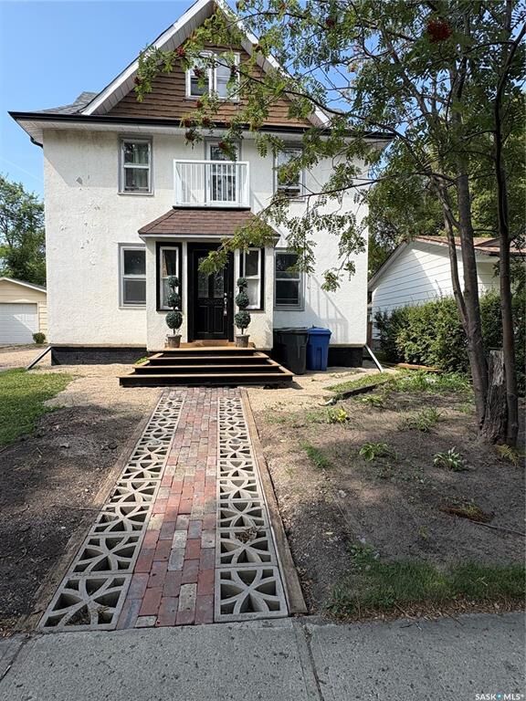 Property Photo:  138 Fourth Avenue N  SK S3N 1A7 