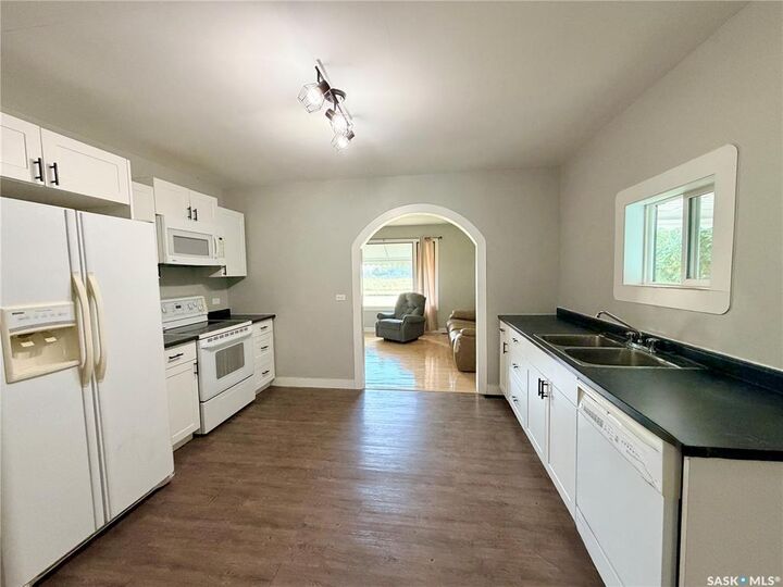Property Photo:  104 Railway Avenue E  SK S0M 2C0 