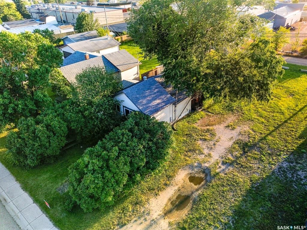 Property Photo: 30 1st Avenue N SK S0K 0A2