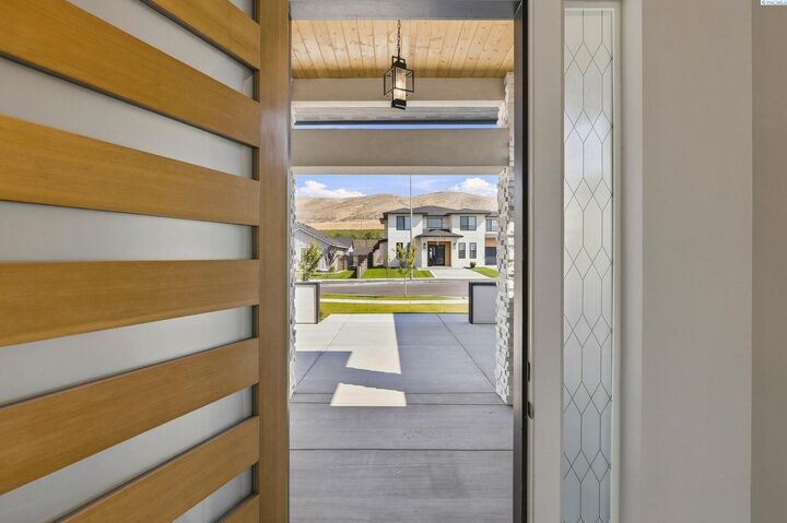 Property Photo: 3779 Highview Street WA 99354