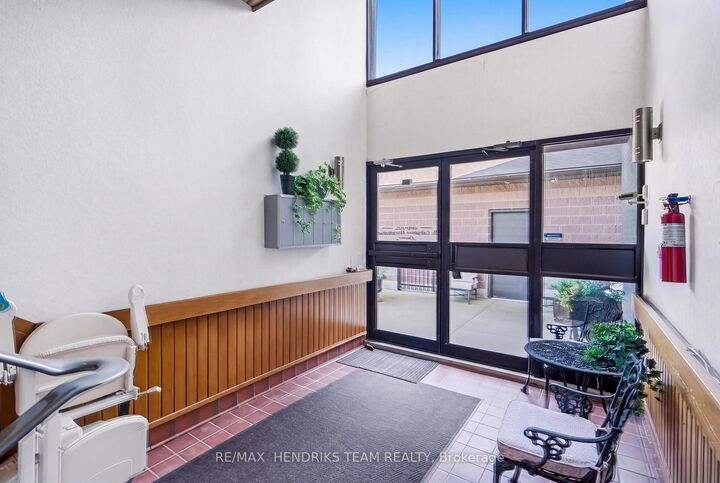 Property Photo:  320 Vine Street Upper Floor (2A)  ON L2M 4T3 