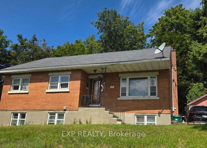 Property Photo: 43 Lavergne Street ON K1L 5E9