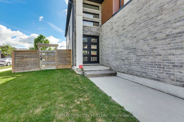 Property Photo: 1762 Dewar Place ON N6G 0L4