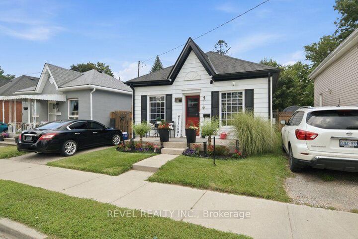 Property Photo:  11 Esther Street  ON N3S 6K3 