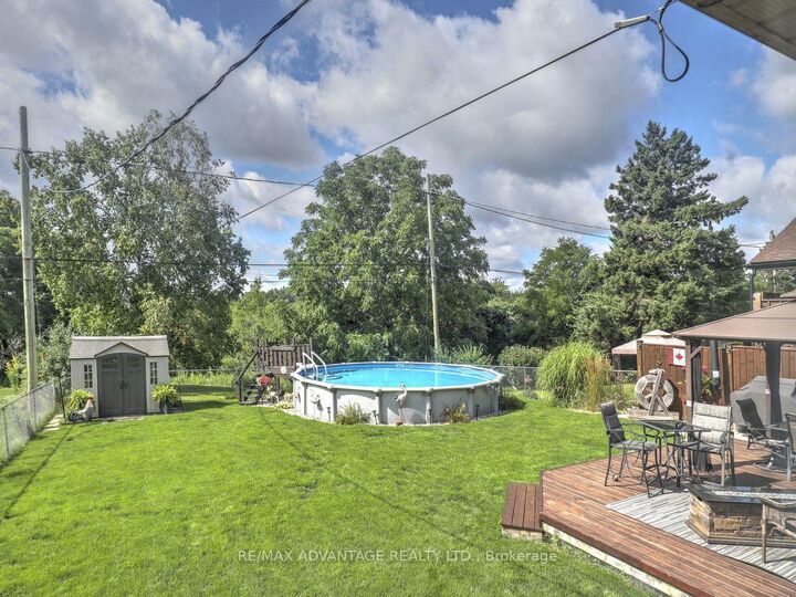 Property Photo:  45 Agincourt Gardens  ON N5Z 4E5 