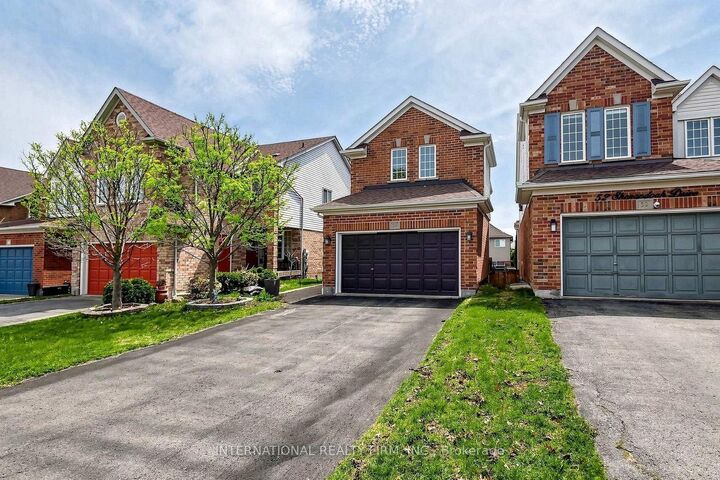Property Photo:  50 Shenandoah Drive  ON L1P 1T3 