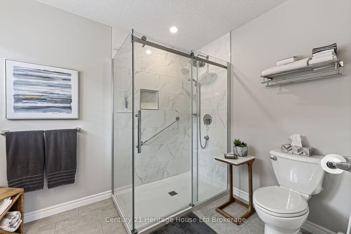 Property Photo: 209 Munnoch Boulevard ON N4T 1V7