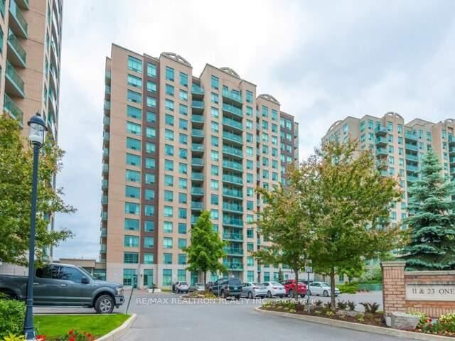 Property Photo: 23 Oneida Crescent Ph13 ON L4B 0A2