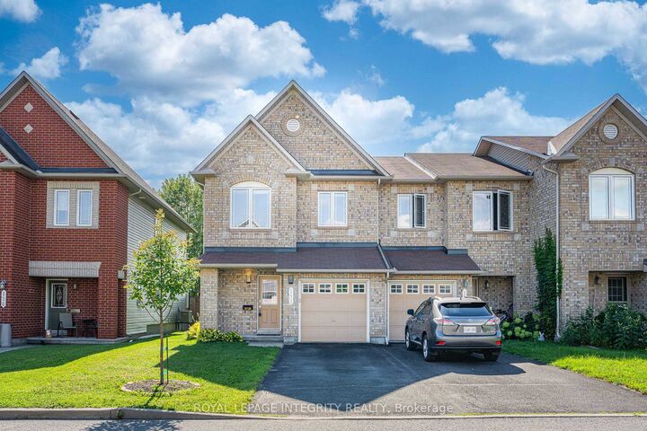 132 Silvermoon Crescent — photo 1