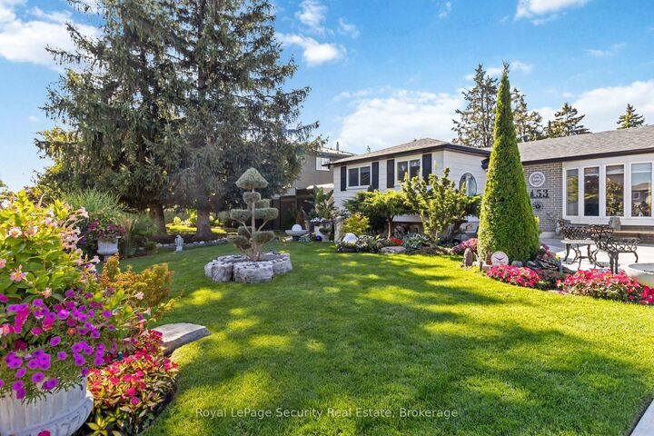 Property Photo: 53 Dunblaine Crescent ON L6T 3H1