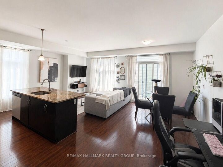 Property Photo:  861 Blackcomb Private  ON K1G 4E4 