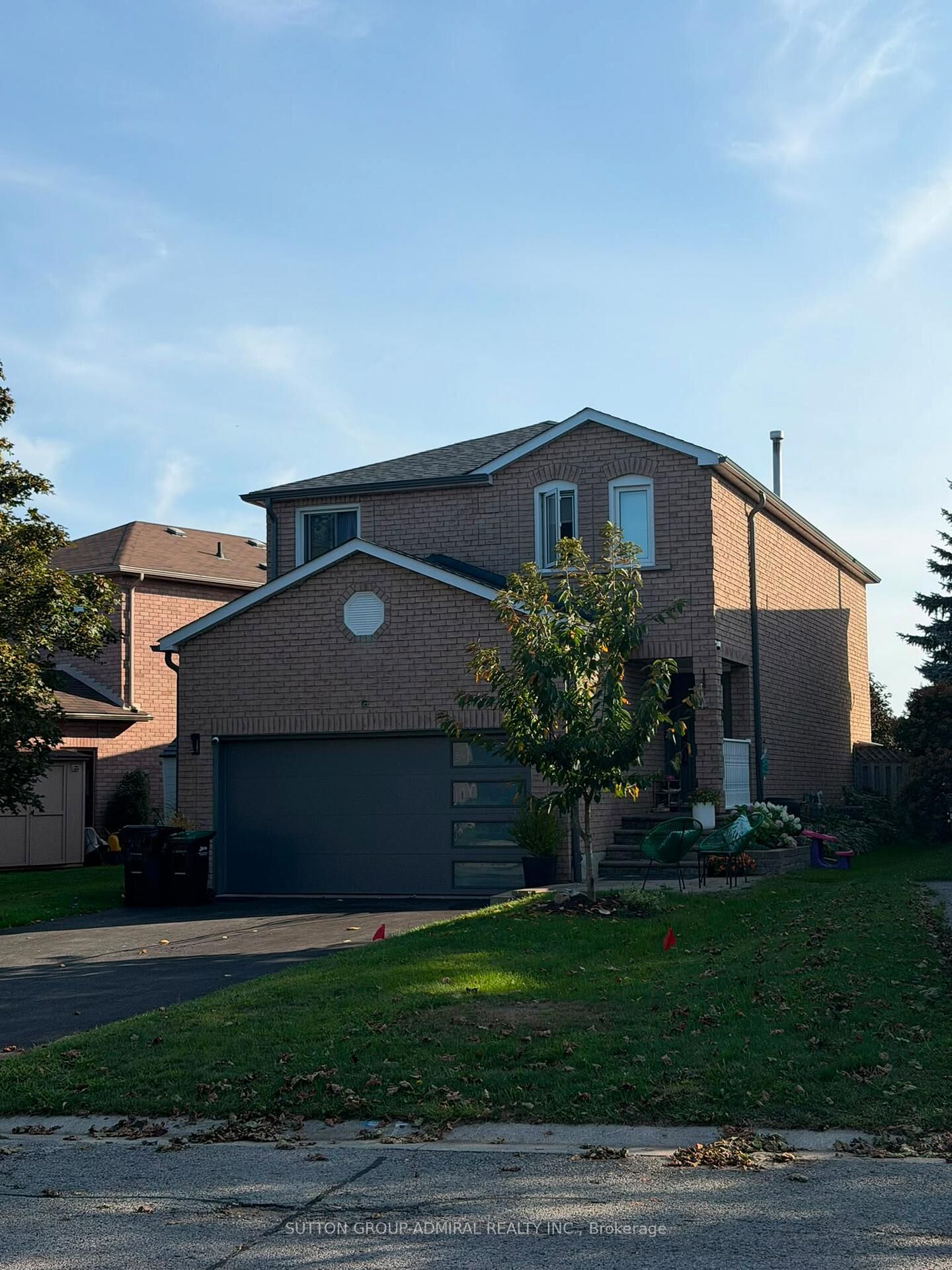 Property Photo:  18 Wallace Drive  ON L4N 7E2 