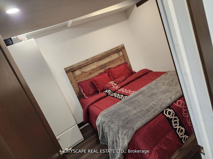 Property Photo: 94 Unionville Crescent ON L6P 2Z4