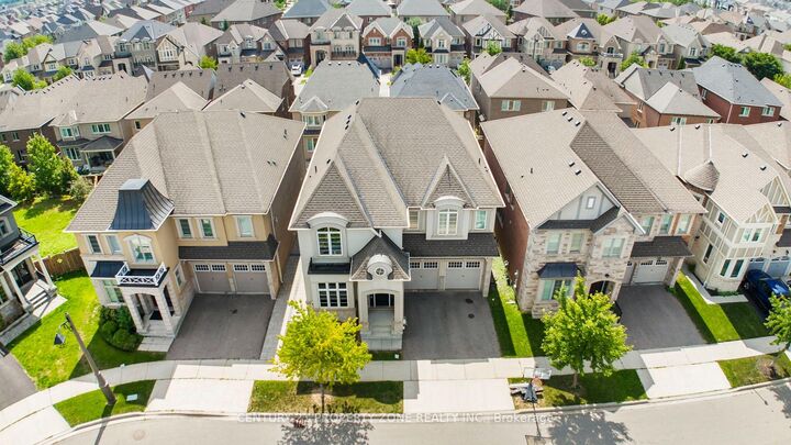 Property Photo:  174 McWilliams Crescent  ON L6M 0W5 