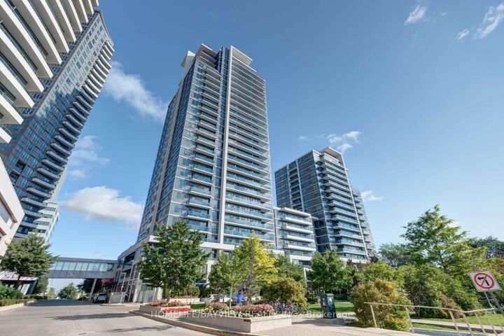 Property Photo: 7165 Yonge Street 2403 ON L3T 0C9