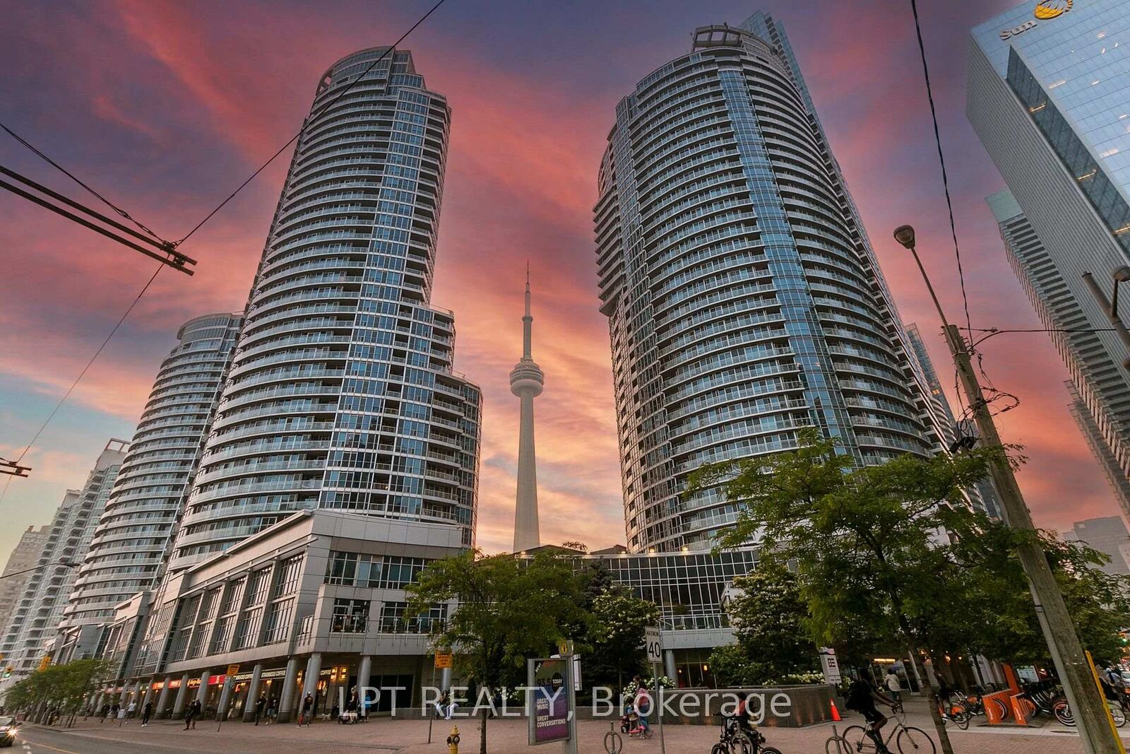 Property Photo:  208 Queens Quay W 2604  ON M5J 2Y5 