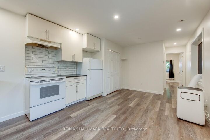 Photo de la propriété: 233 Kingston Road Main ON M4L 1T5