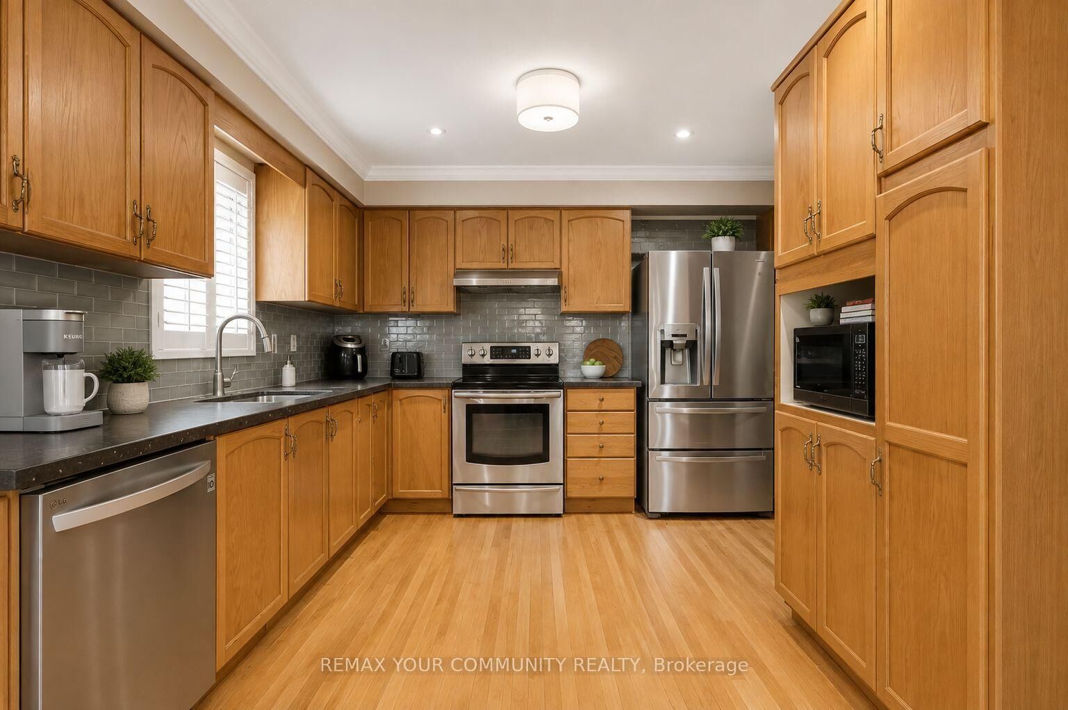 Property Photo: 81 Garden Street ON L1N 9E7