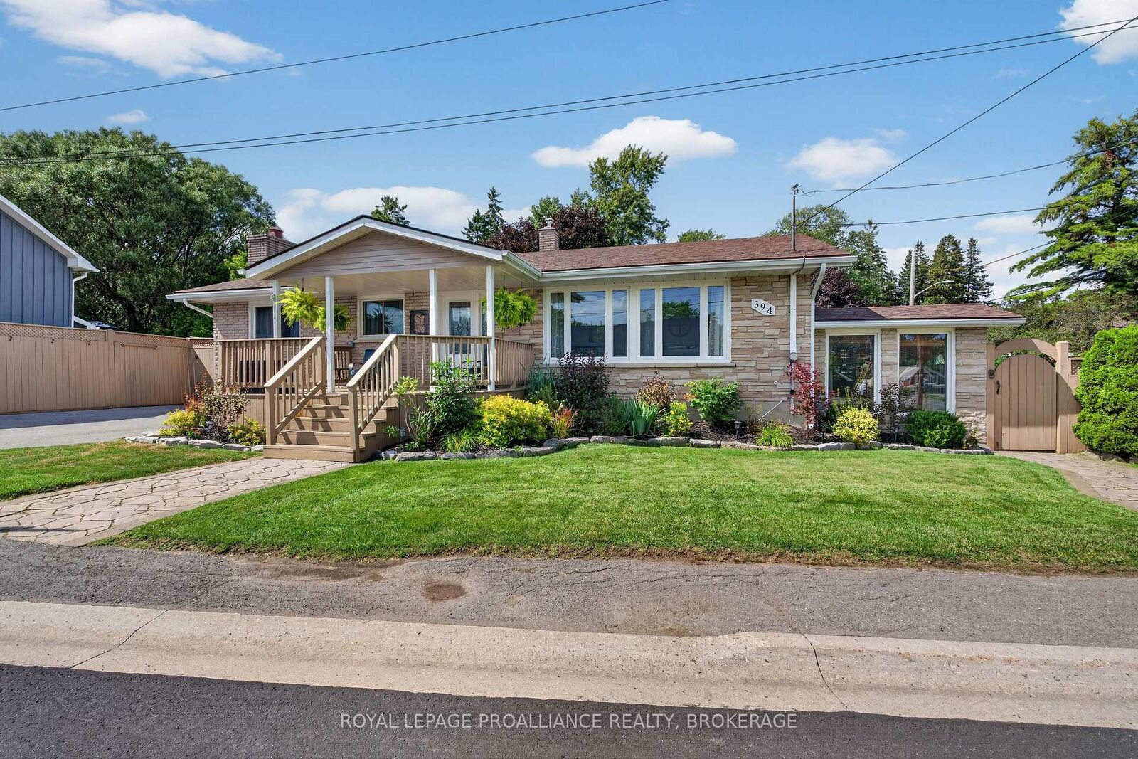 Property Photo:  394 Queen Street  ON K0H 1G0 