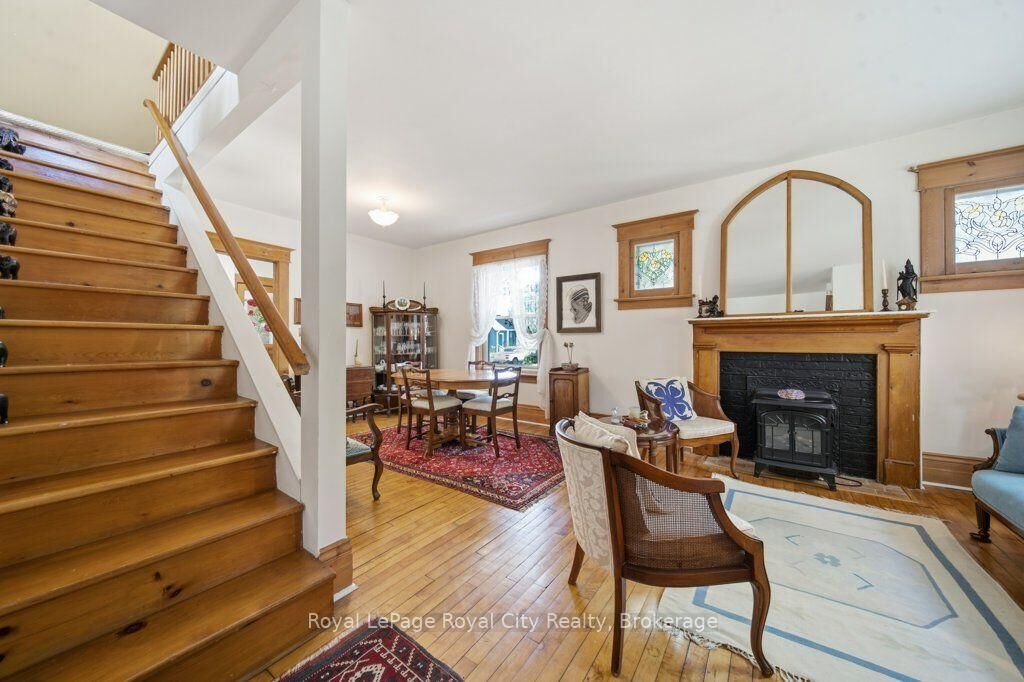 Property Photo: 66 Raglan Street ON N1H 2S6