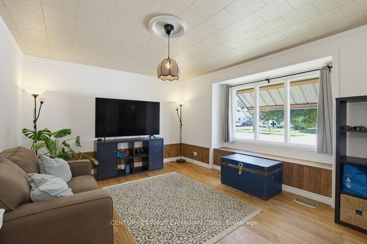 3 Parkside Drive — photo 1