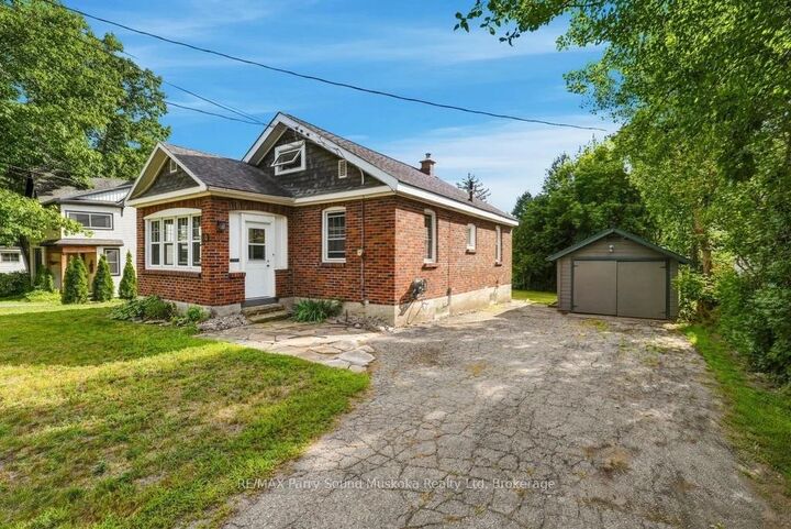 Property Photo:  40 Waubeek Street  ON P2A 1C2 