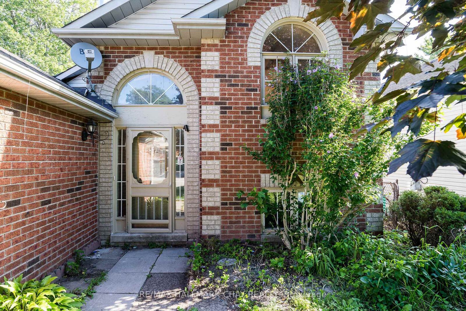 Property Photo: 5 Goldsmith Place ON L9Z 1E4