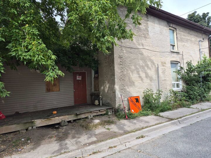 467 Albert Street — photo 1