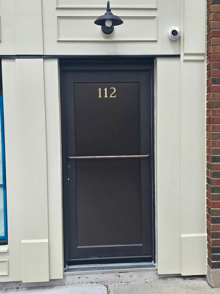 Property Photo:  112 Ontario Street 1  ON N5A 7Y4 