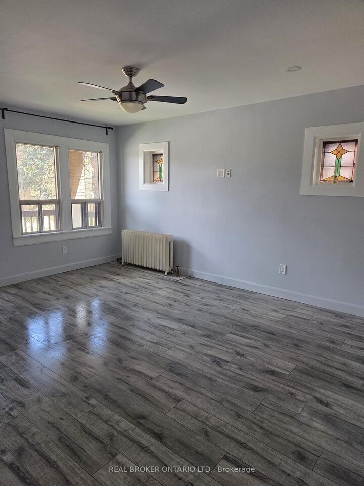 Property Photo: 479 Aberdeen Avenue 3 ON L8P 2S5