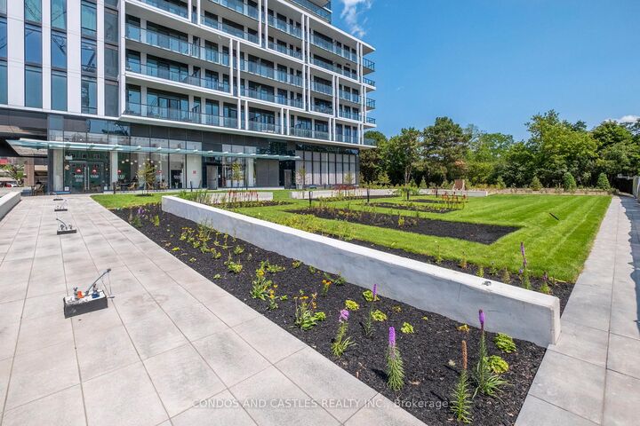 Property Photo: 29 Green Trail Court 2610 ON M2K 0J9