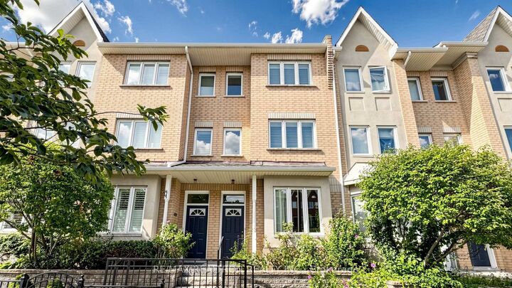 Property Photo: 28 Rosebank Drive 610 ON M1B 5Z1