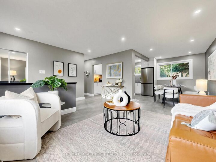 Property Photo: 56 Ternhill Crescent ON M3C 2E5