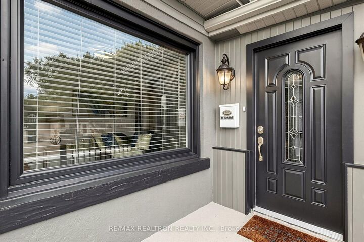 Property Photo: 8 Villa Road ON M8W 1M5