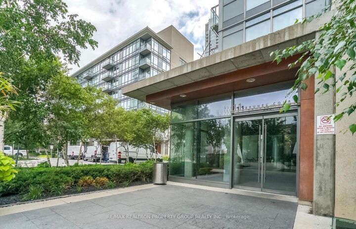 Property Photo: 11 Brunel Court 2605 ON M5V 3Y3